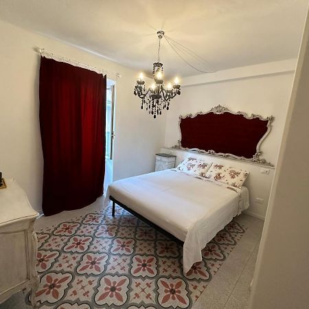 Elegante Stanza Rossa Mottino23 Bed & Breakfast Lerici Exterior foto