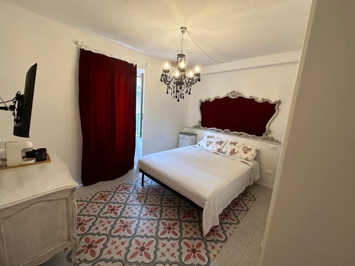 Elegante Stanza Rossa Mottino23 Bed & Breakfast Lerici Exterior foto